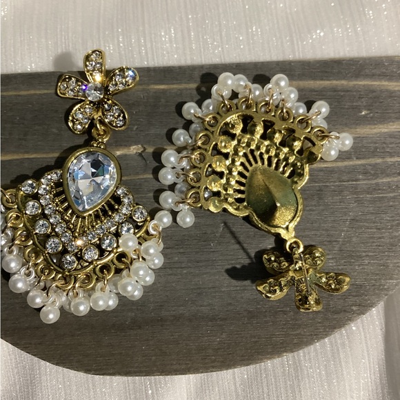 Antique Gold Vintage Style Elegant Sparkly Flower Drop Pearl Tassel Drop Earring - Picture 6 of 16